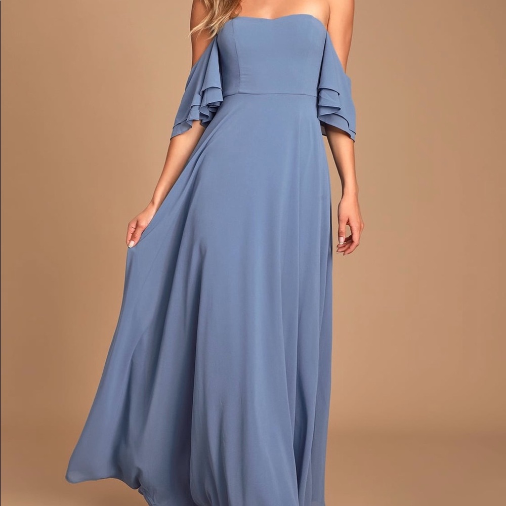 Light blue lulus off the shoulder dress. New with tags never used. Very pretty